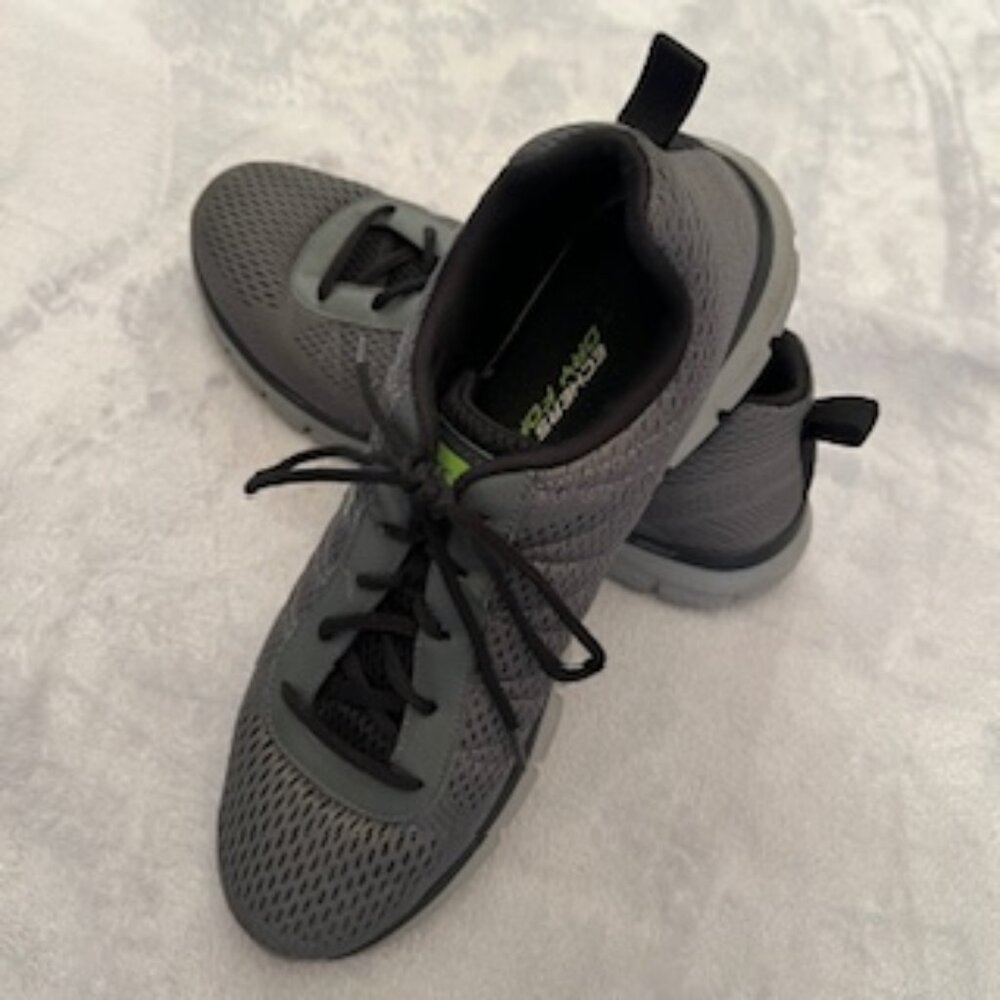 Sketchers Memory Foam Lite Weight Men's Athletic Tennis Shoe 12
